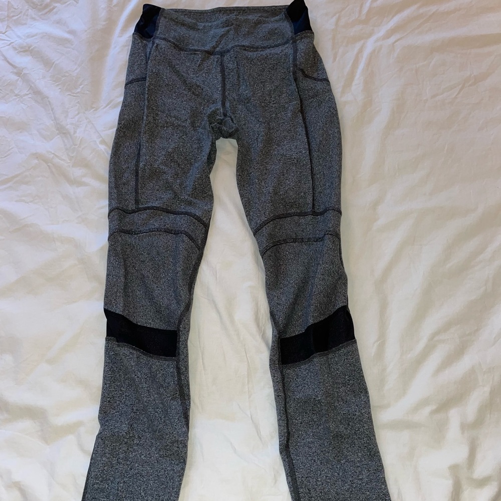 Lululemon 27" mid rise leggings, size 4